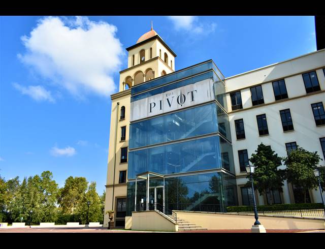 54M² CO-WORKING SPACE TO LET IN FOURWAYS